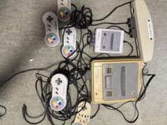 ファミコン&クラシックミニ本体コントローラーセット+カセット何個かのサムネイル