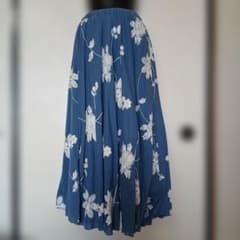 CAWAII 花柄刺繍 ネイビー フレアスカートのサムネイル