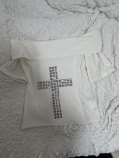 オフショルダー スタッズ クロス Tシャツ ホワイトのサムネイル