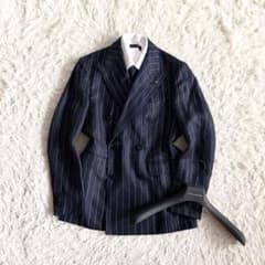 <24年モデル> TAGLIATORE ネイビー リネン ダブルジャケット 44 24年モデル> TAGLIATORE ネイビー リネン ダブルジャケット 44 - メルカリ