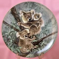オールドノリタケ　コアラの親子　手描き装飾陶器皿　伊藤武画伯サイン入り　美品 オールドノリタケ コアラの親子 手描き装飾陶器皿 伊藤武画伯サイン
