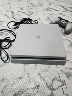PlayStation®4 グレイシャー・ホワイト 500GB CUH-210…のサムネイル