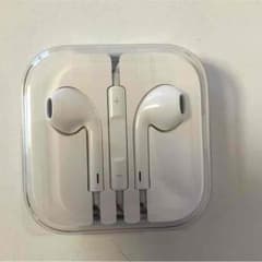 【TTTさん専用】純正品iPhone付属のイヤホンのサムネイル