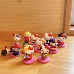 Choco Egg Hello Kitty Collaboration: 10-Piece Set featuring characters like Oshi no Ko Kazlaser.