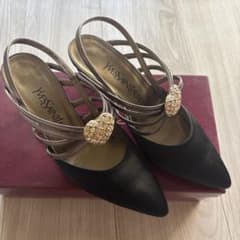 Yves Saint Laurent ストラップパンプス ビジュー付のサムネイル