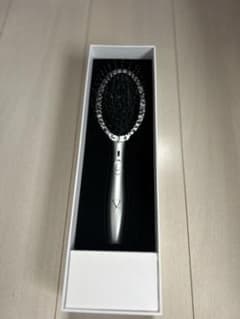 YUKO LEDヘアブラシ シルバー YUKO デイリーケア LEDヘアブラシ | ファイテン公式通販サイト