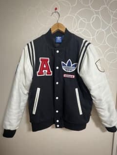 早い者勝ち　adidas スタジャン Mサイズのサムネイル