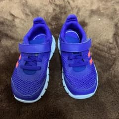 新品未使用！  adidas  スニーカー  １４cmのサムネイル