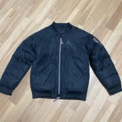 【新品】キッズ エアジョーダン ダウンブルゾン黒のサムネイル