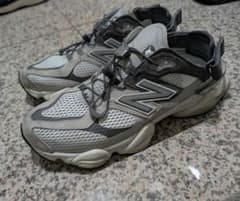 New Balance 9060 スニーカー グレーのサムネイル