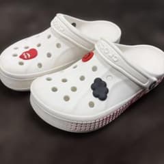 グ*ミ様 【送料無料】Crocs 厚底サンダル ホワイト×ピンクのサムネイル