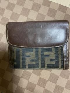 FENDI 2つ折り財布のサムネイル
