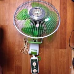 レトロ!!　TOSHIBA 壁掛け扇風機のサムネイル