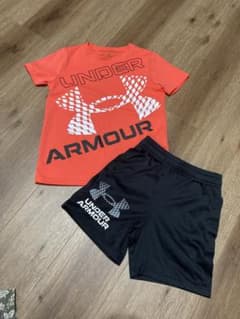 りお様専用　UNDER ARMOUR Tシャツ ショートパンツ セットアップのサムネイル