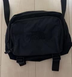 THE NORTH FACE ショルダーバッグのサムネイル
