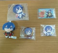 KAITO アクリルキーホルダー＆缶バッジ＆ウエハースカード＆ぬいぐるみ セットのサムネイル