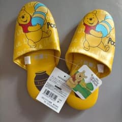 新品未使用タグ付き★くまのプーさん ルームシューズ スリッパのサムネイル