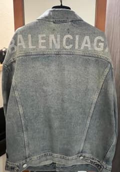 週末特価‼️BALENCIAGA ラインストーン　ロゴ　デニムジャケットのサムネイル