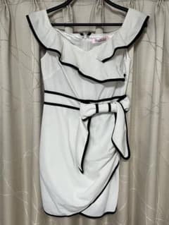 BayBClub ベイビークラブ オフショル フリル タイトミニドレス ホワイトのサムネイル