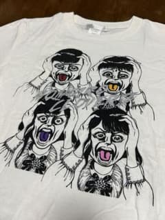 ももいろクローバーZ × うめずかずお Tシャツ Mのサムネイル