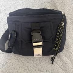 A.P.C. ネイビー ボディバッグ trek H62219 - メルカリ