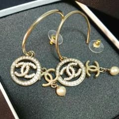 CHANEL★揺れるピアス★訳有り★正規品のサムネイル