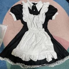 フリル付き黒白メイド服のサムネイル