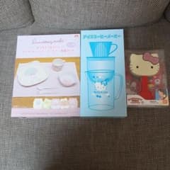 [미사용] 산리오 헬로 키티 아이스 커피 메이커와 헤어 브러쉬 & 식기 세트