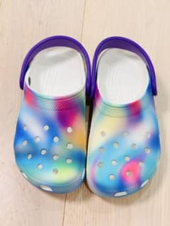 Crocs キッズ サンダル レインボーカラー J2（20cm）のサムネイル
