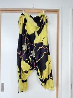 ISSEY MIYAKE サルエルパンツ イエロー/ブラック - メルカリ