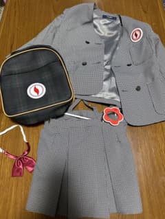 7000円から大幅値下げしました！土浦市新学幼稚園制服ジャケット スカートバックのサムネイル