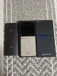 最安値 motorola razr 50 s 即日発送致します。のサムネイル