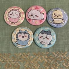 ちいかわ　刺繍ピンバッジ 5個セットのサムネイル