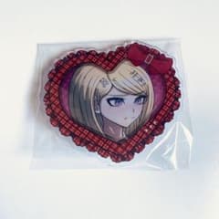 ダンガンロンパV3 赤松楓 ハート型アクリルバッジ - メルカリ