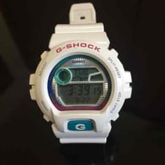 G-SHOCK 白のサムネイル