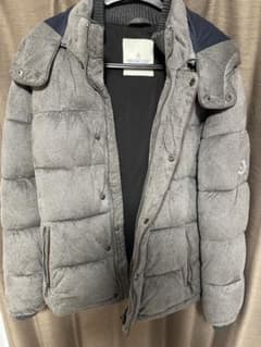 MONCLER グレー ダウンジャケットのサムネイル