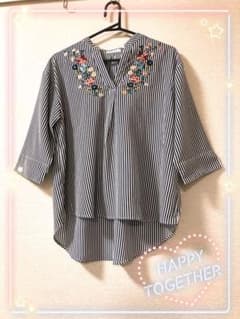 ☆美品☆ストライプシャツのサムネイル