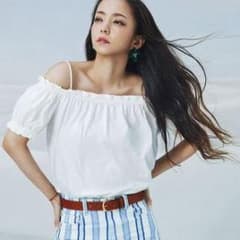 H＆M × 安室奈美恵 コラボ オフショルトップスのサムネイル