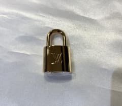 美品LOUIS VUITTON パドロック 南京錠のサムネイル