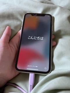 iPhone 11 ホワイト 128 GB auのサムネイル