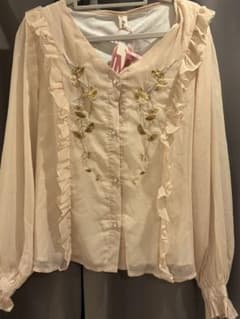 イチョウ刺繍 フリル長袖ブラウスのサムネイル