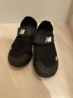 美品　New Balance 子供用　サンダルのサムネイル