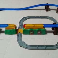 【値下げ】希少 プラレールトーマス バーティときょうそう！のびーるにじの橋セットのサムネイル