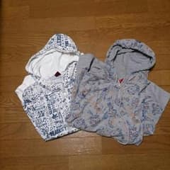 ミッキー(白)とドナルド(グレー)パーカー2点セットのサムネイル