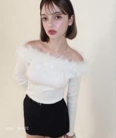 eimy istoire オフショルダー トップス ファーのサムネイル