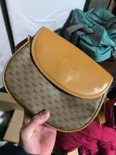 GUCCIのサムネイル