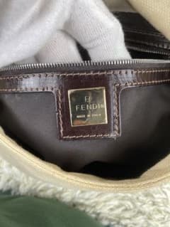 ポーランド様専用　FENDI マンマバケット　ショルダー　ベージュ　レザーのサムネイル