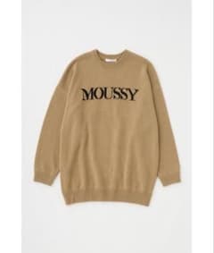 MOUSSY ベージュ ロゴ入りニットセーターのサムネイル