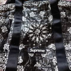 Supreme バンダナ柄大きめバッグのサムネイル