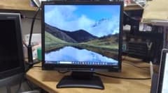 Iiyama ProLite 17インチ LCDモニター 本体のサムネイル